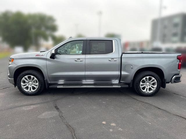 Used 2023 Chevrolet Silverado 1500 LTZ AWD/4WD image 2