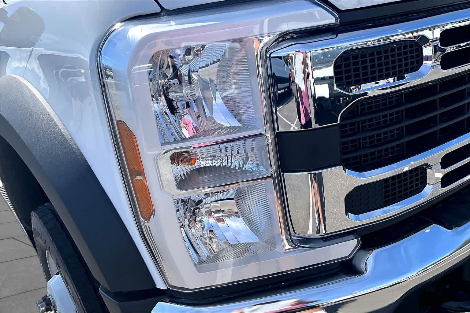 New 2026 Ford F550 4x4 Crew Cab Super Duty w/ XL Chrome Package image 13