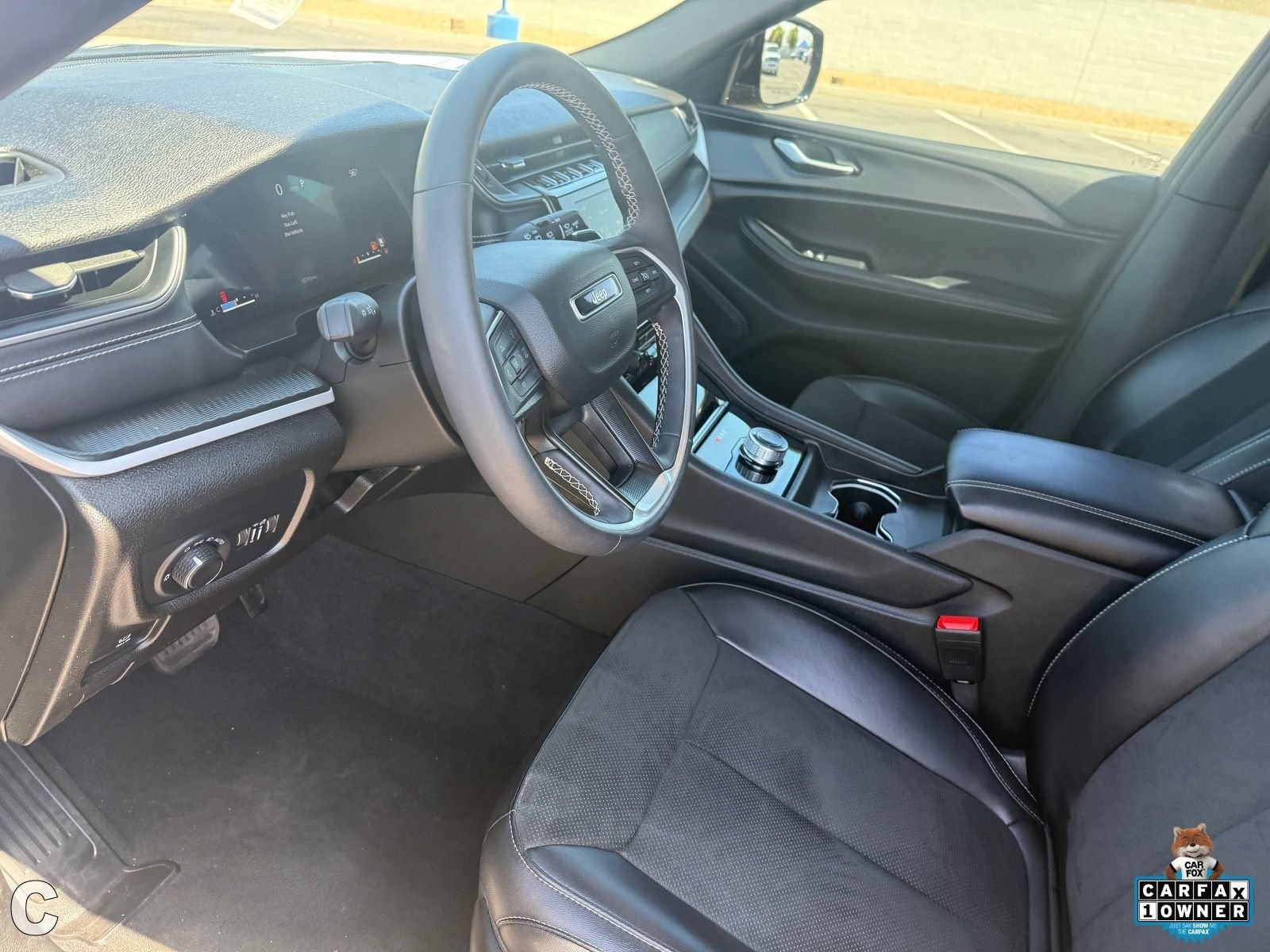 Used 2023 Jeep Grand Cherokee Altitude RWD image 21