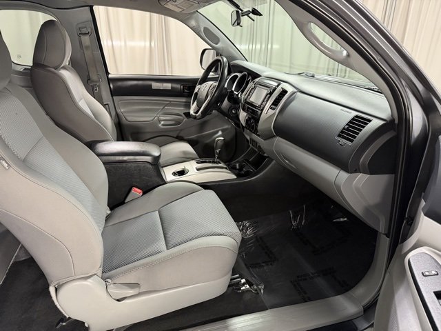 Used 2015 Toyota Tacoma 4x4 Access Cab V6 w/ TRD Off-Road Package image 7
