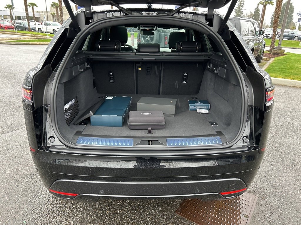 New 2026 Land Rover Range Rover Velar Dynamic SE image 16