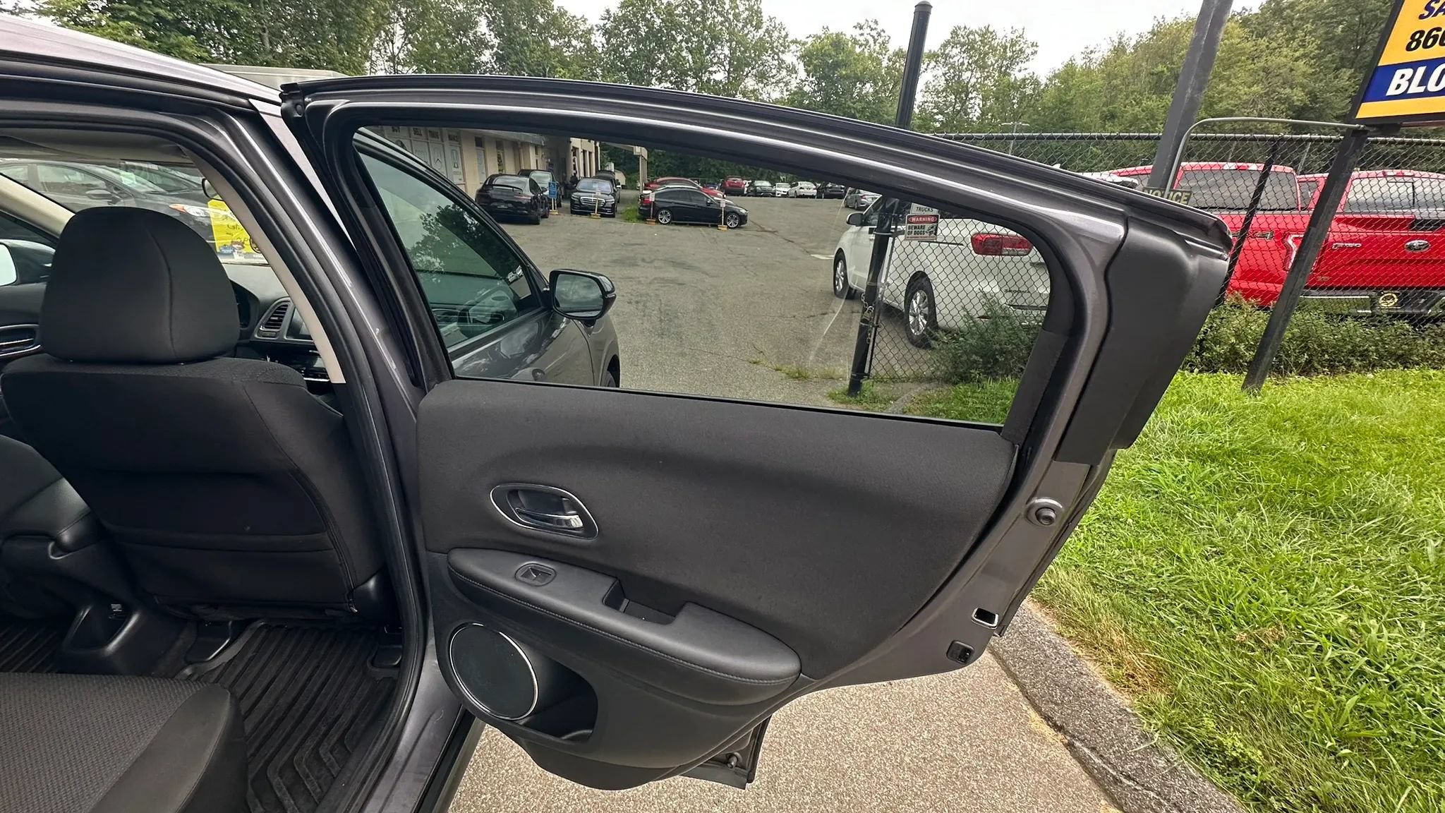 Used 2016 Honda HR-V EX image 31