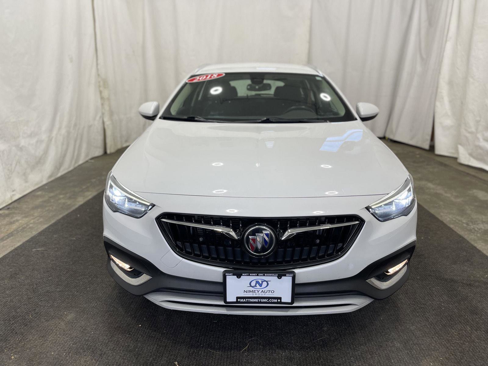 Used 2018 Buick Regal Essence w/ Driver Confidence Package #1 image 8