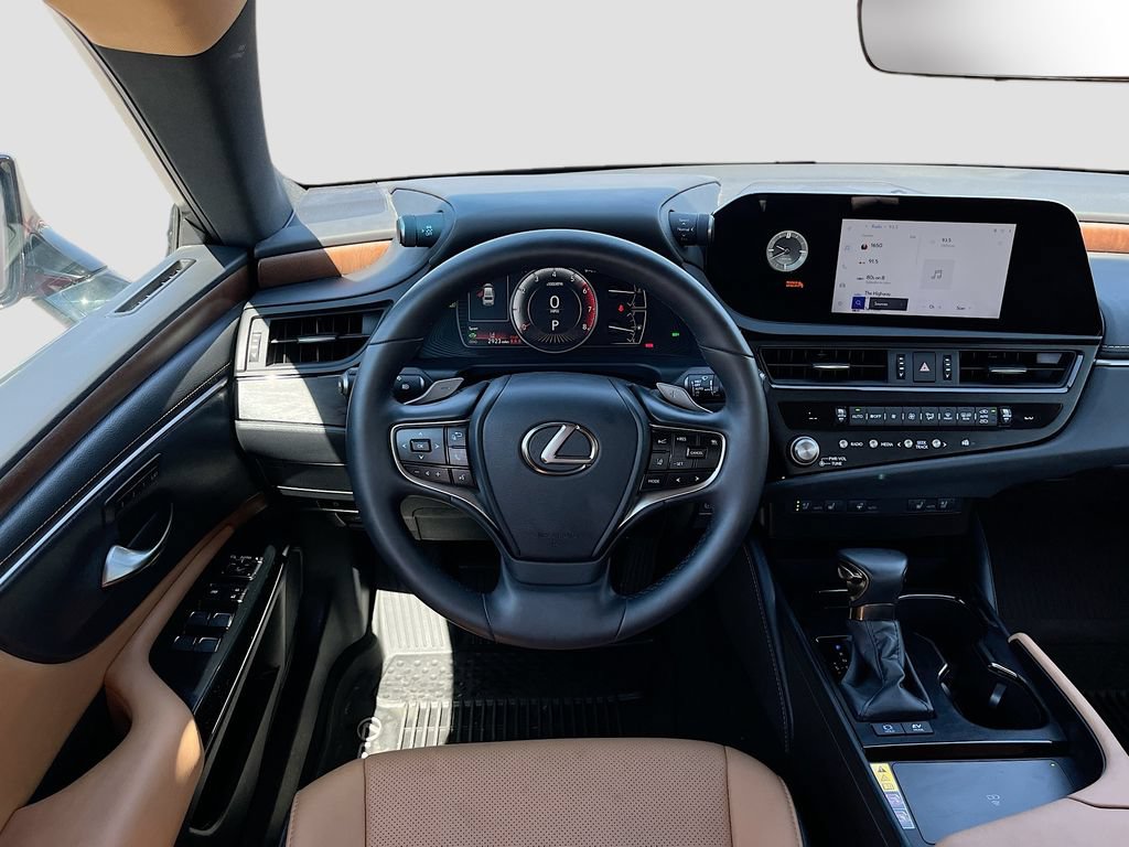 Used 2025 Lexus ES 300h w/ Premium Package FWD image 22