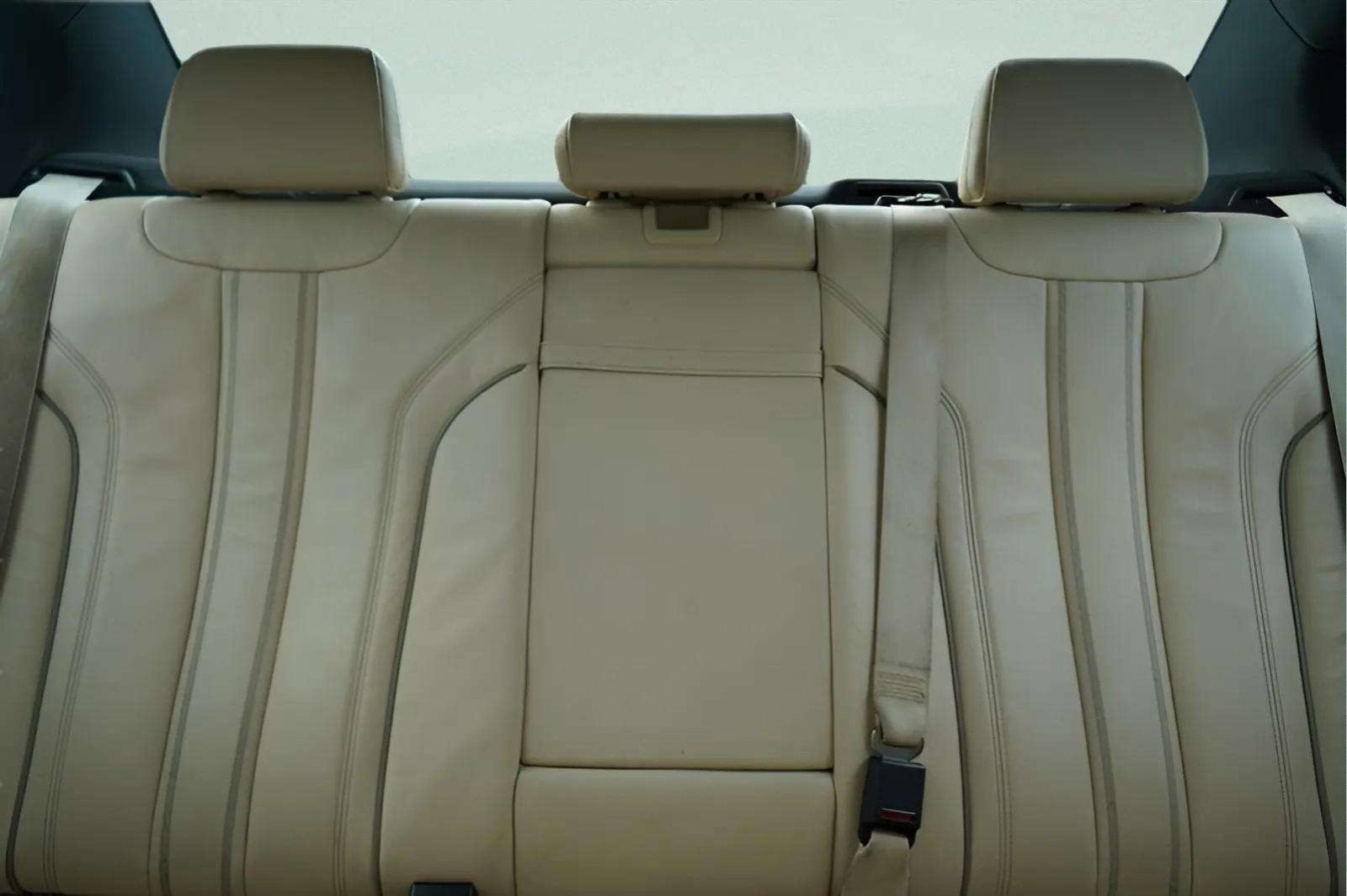 Used 2018 BMW 530e xDrive image 28