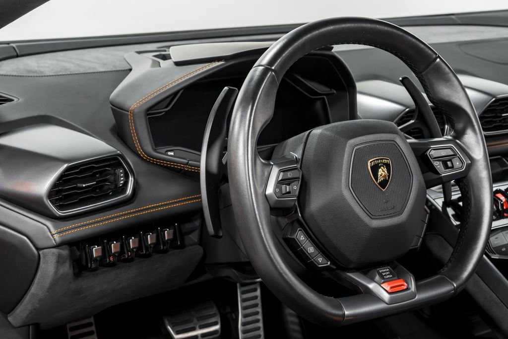 Used 2015 Lamborghini Huracan LP 610-4 image 13