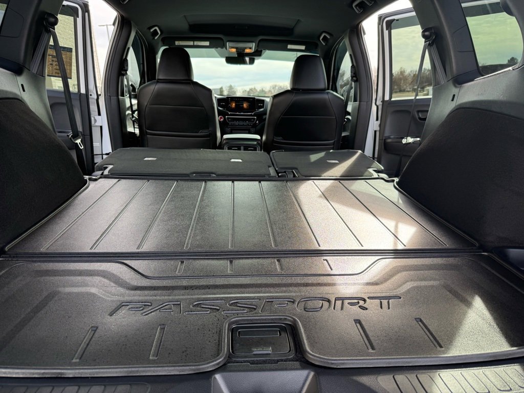 Used 2025 Honda Passport Black Edition image 16