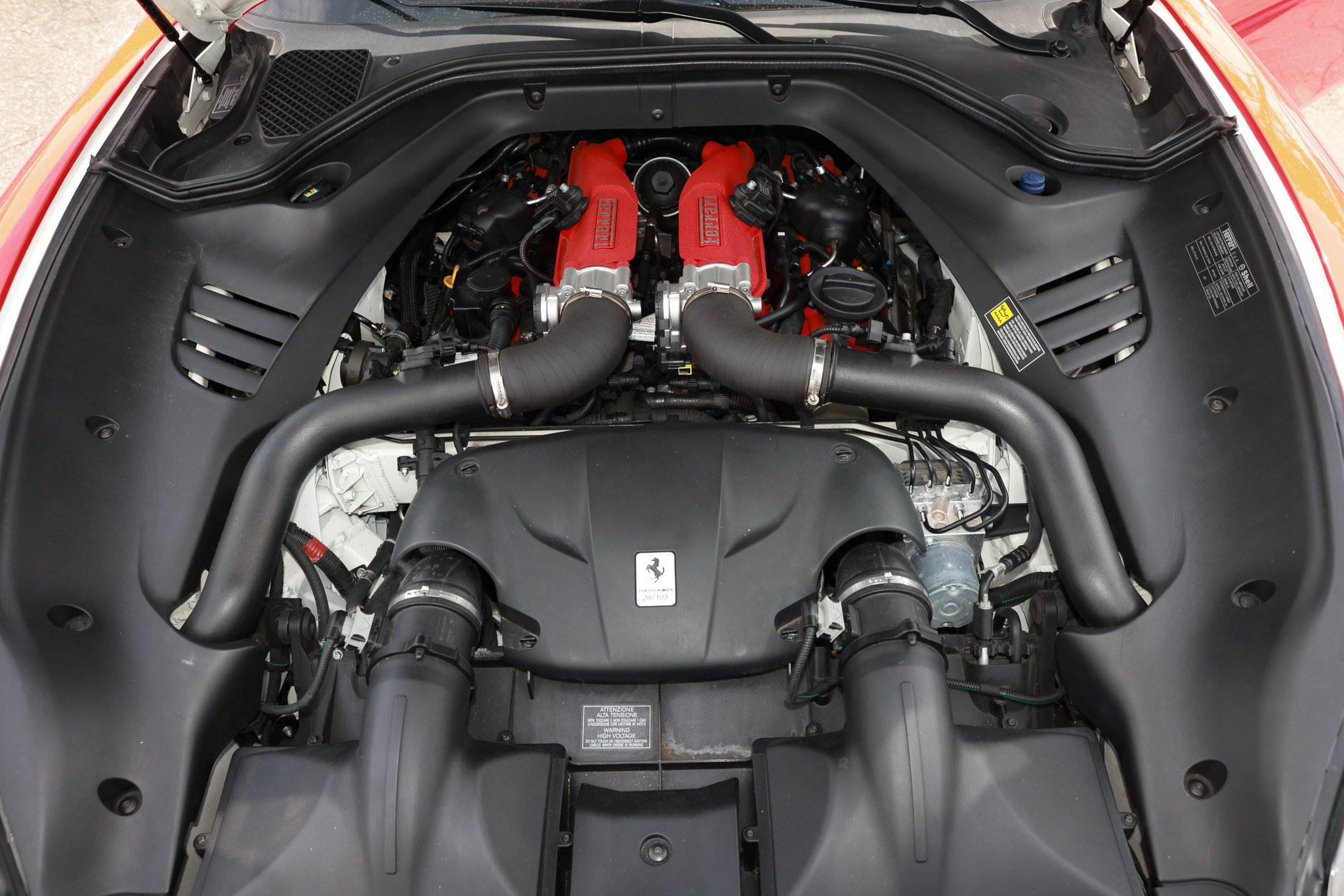 Used 2015 Ferrari California T RWD image 25
