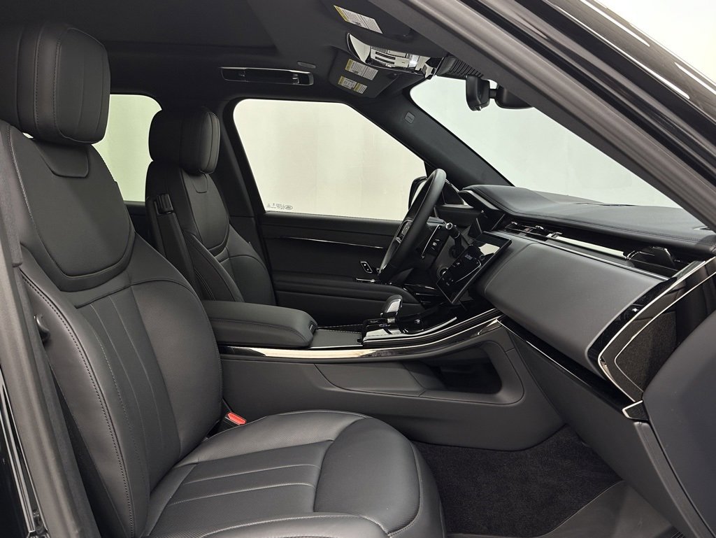 Used 2025 Land Rover Range Rover Sport Dynamic SE image 17