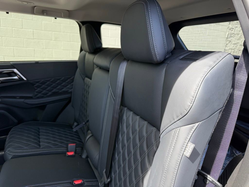 New 2025 Mitsubishi Outlander SEL image 25