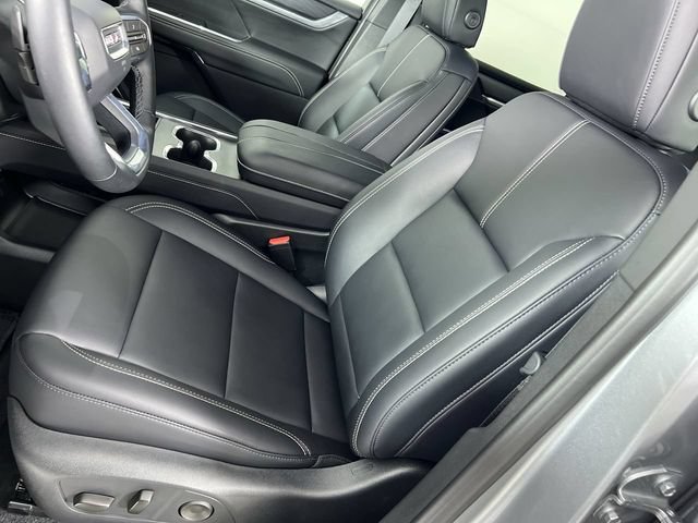 Used 2026 GMC Acadia Elevation w/ Elevation Premium Package FWD image 19