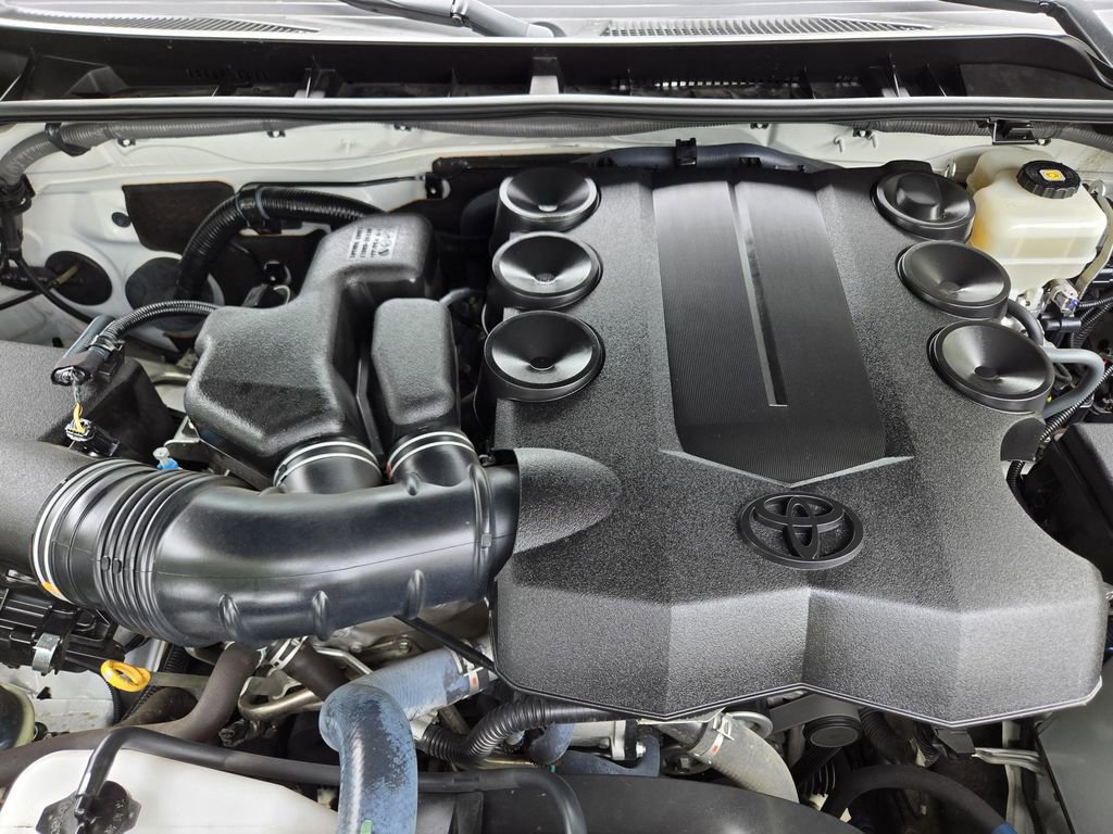 Used 2018 Toyota 4Runner TRD Off-Road AWD/4WD image 41