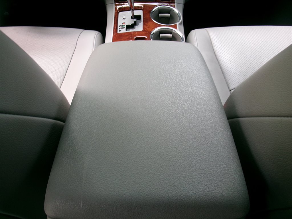 Used 2012 Toyota Highlander Limited w/ Tow Pkg FWD image 30