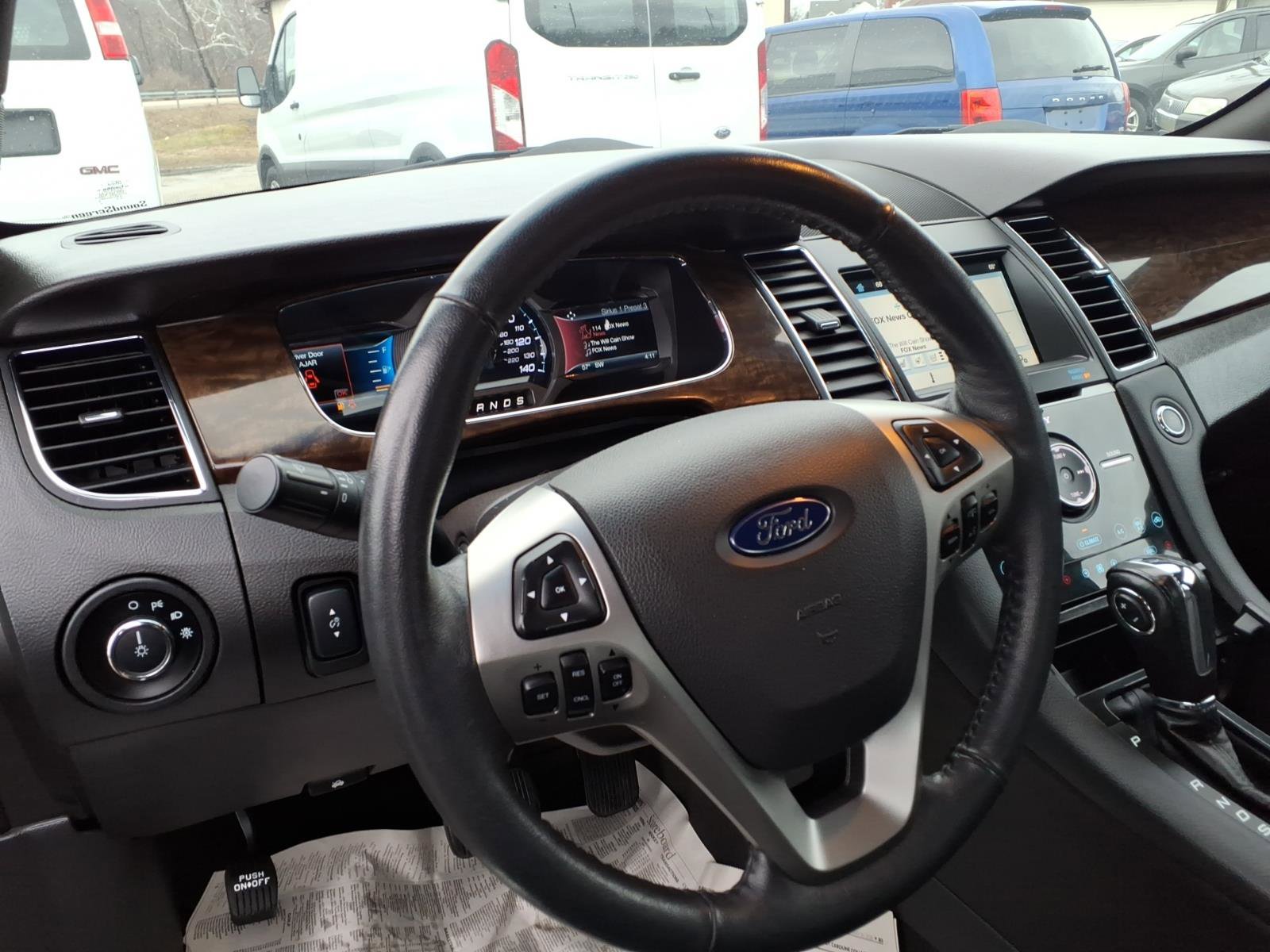 Used 2019 Ford Taurus Limited image 6