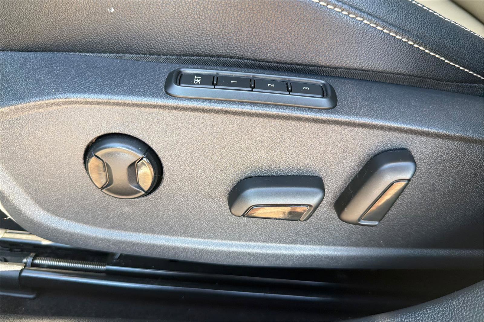 Used 2019 Volkswagen Jetta SEL Premium FWD image 19