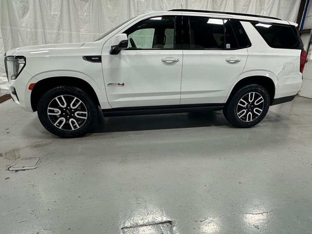 Used 2024 GMC Yukon AT4 w/ AT4 Premium Package image 4