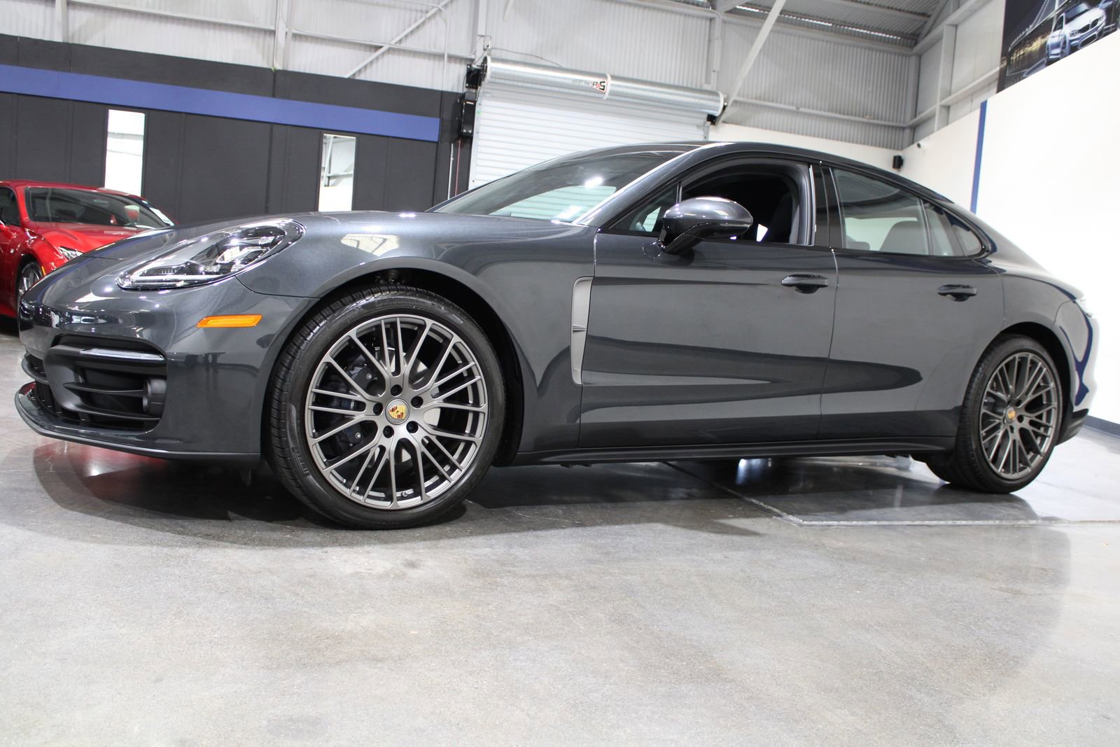 Used 2023 Porsche Panamera Platinum Edition image 8