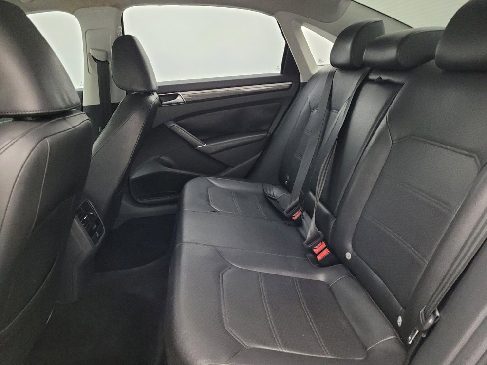Used 2016 Volkswagen Passat 1.8T SE image 18