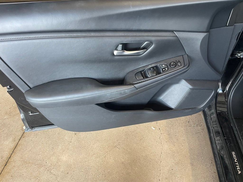 Used 2024 Nissan Sentra SV FWD image 9