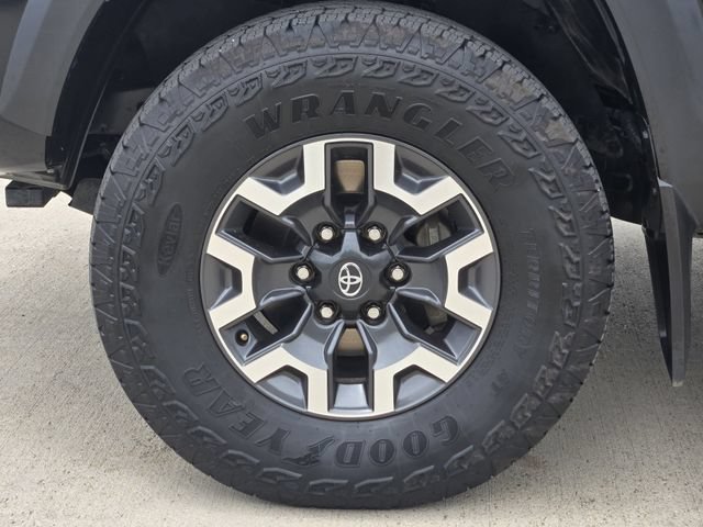 Certified 2023 Toyota Tacoma TRD Off-Road w/ Technology Package AWD/4WD image 11