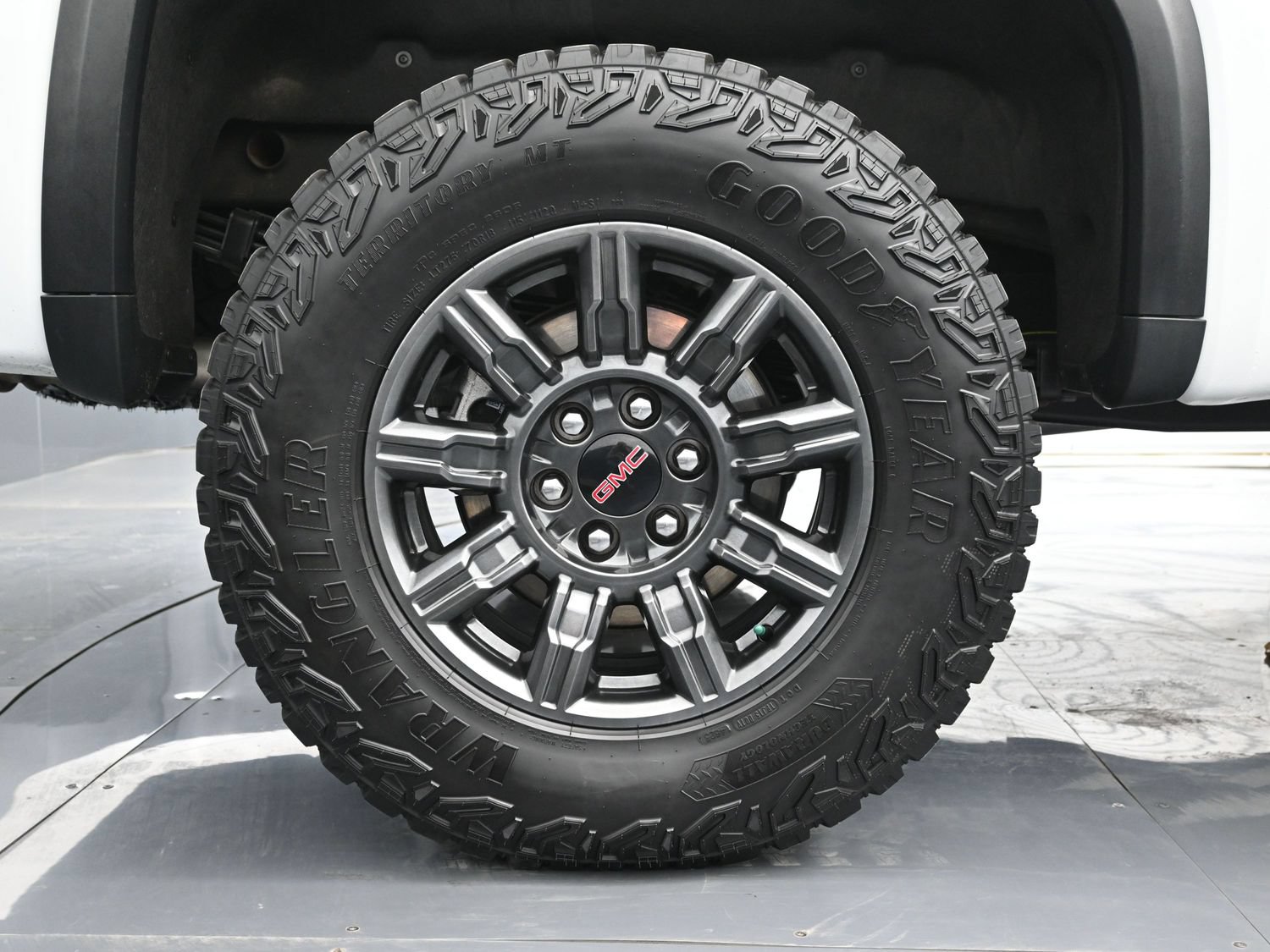 Used 2024 GMC Sierra 1500 AT4X AWD/4WD image 18
