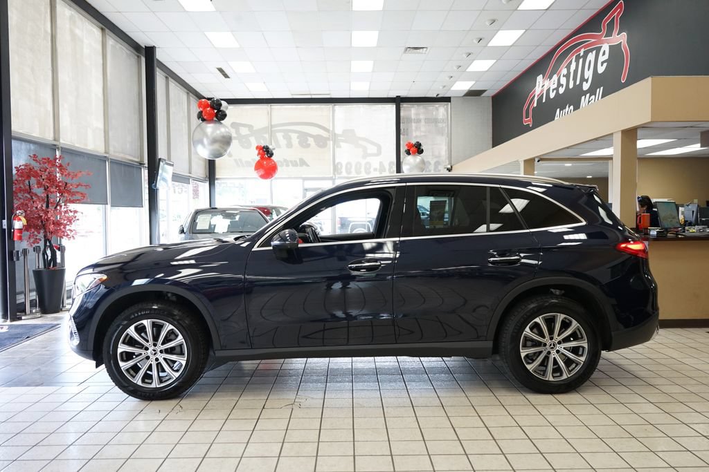 Used 2024 Mercedes-Benz GLC 300 4MATIC image 3