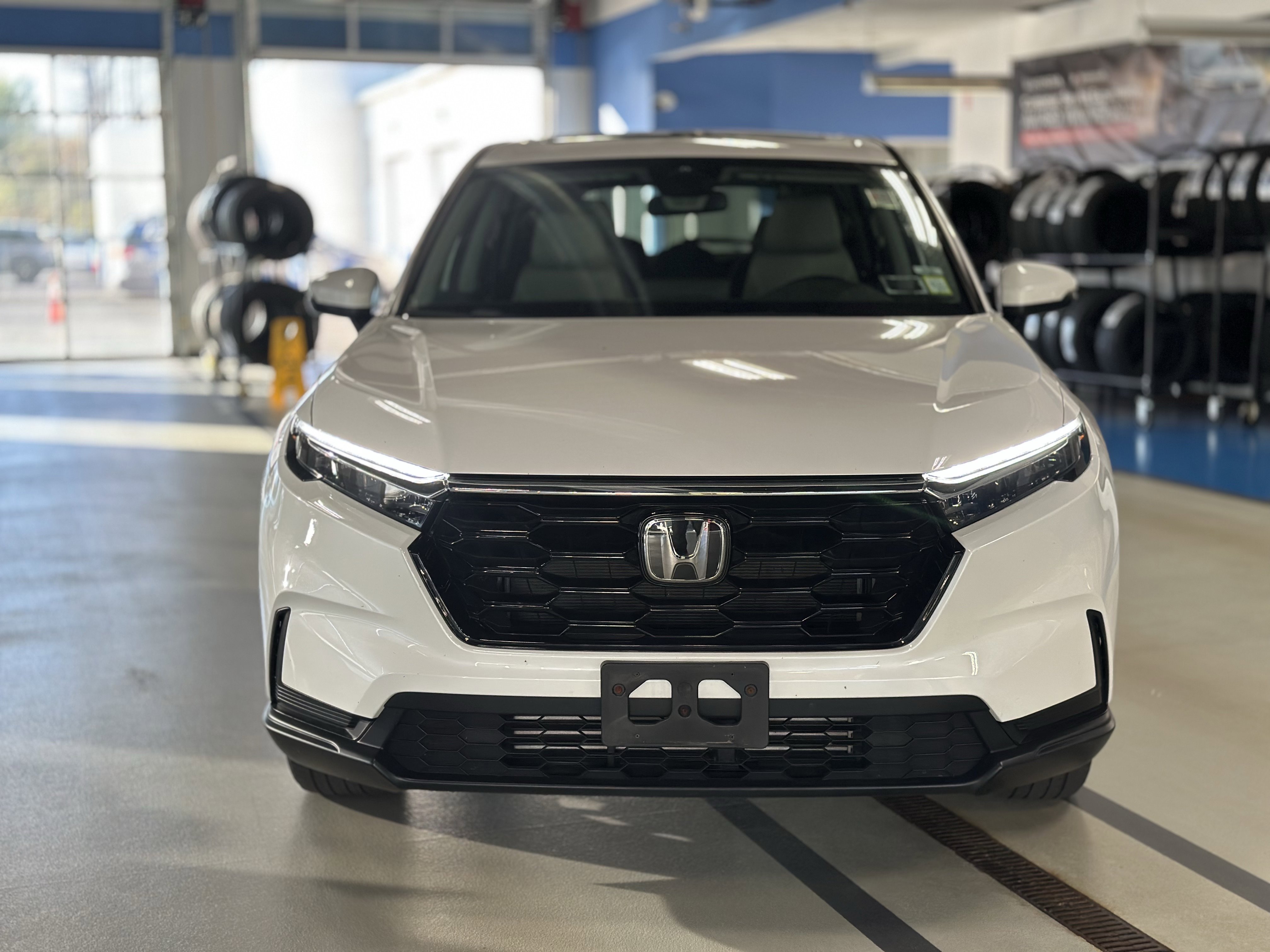 Used 2024 Honda CR-V EX image 2