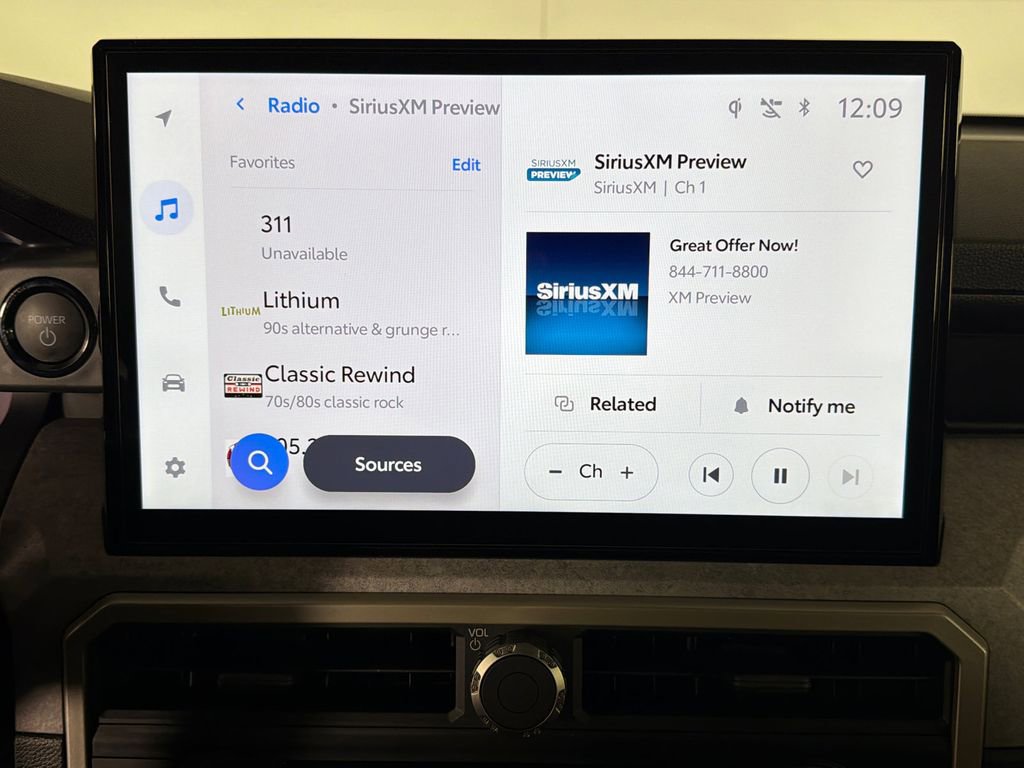 Used 2025 Toyota Tacoma Trailhunter image 28