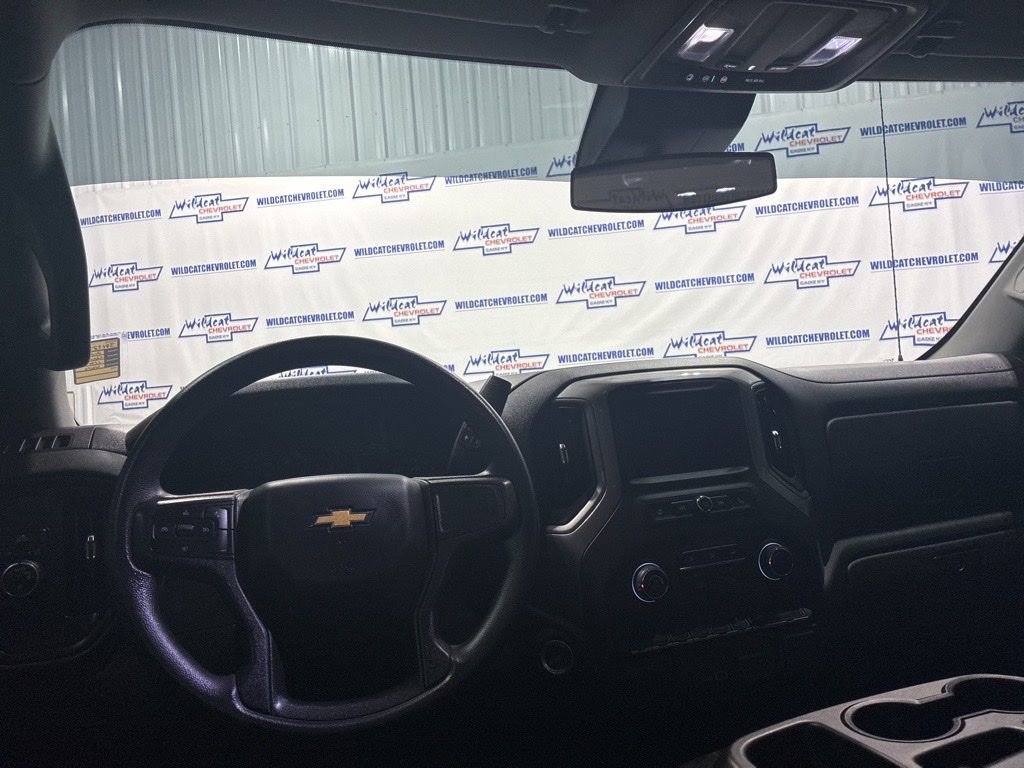 Used 2024 Chevrolet Silverado 1500 Custom RWD image 2