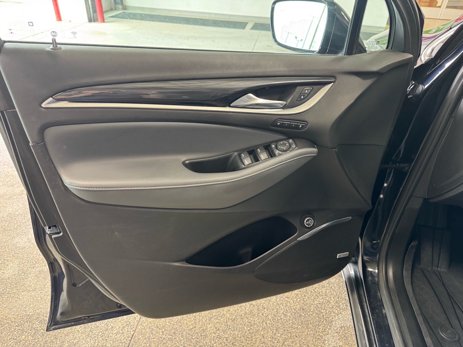 Used 2020 Buick Enclave Premium w/ LPO, Floor Liner Package AWD/4WD image 17