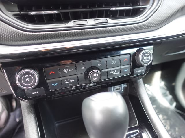 Used 2024 Jeep Compass Trailhawk AWD/4WD image 18