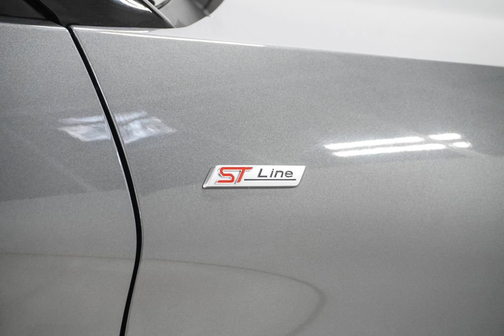 Used 2025 Ford Explorer ST-Line w/ ST-Line Street Pack image 32