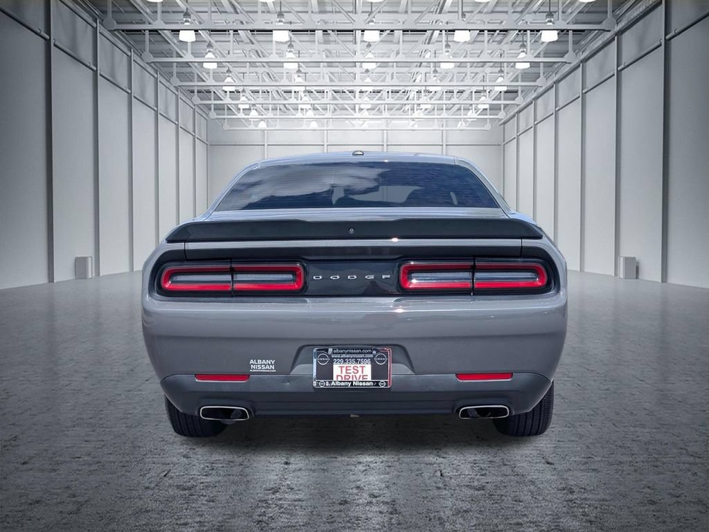 Used 2019 Dodge Challenger SXT w/ Blacktop Package RWD image 7
