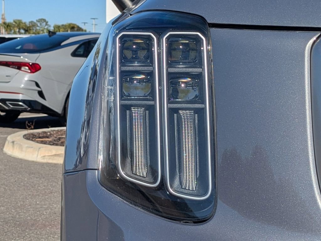 Used 2024 Kia Telluride EX w/ EX Captain's Chair Package image 10