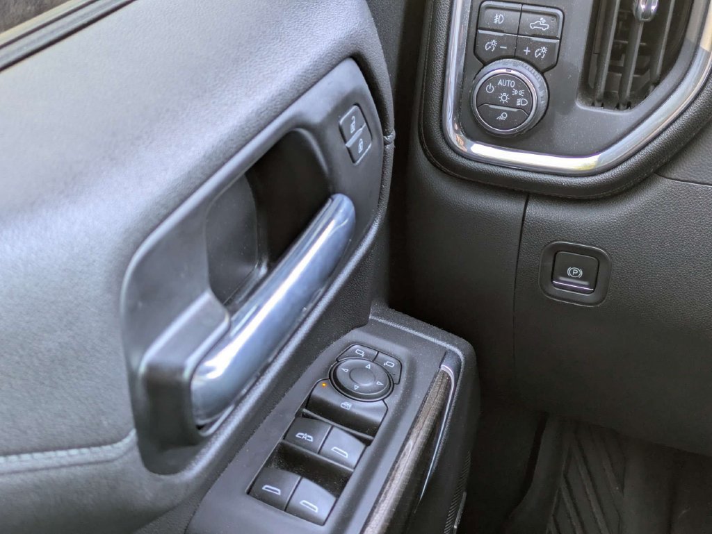 Used 2021 Chevrolet Silverado 1500 LT Trail Boss w/ Convenience Package II AWD/4WD image 24