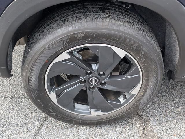 Used 2024 Nissan Rogue SV AWD/4WD image 9