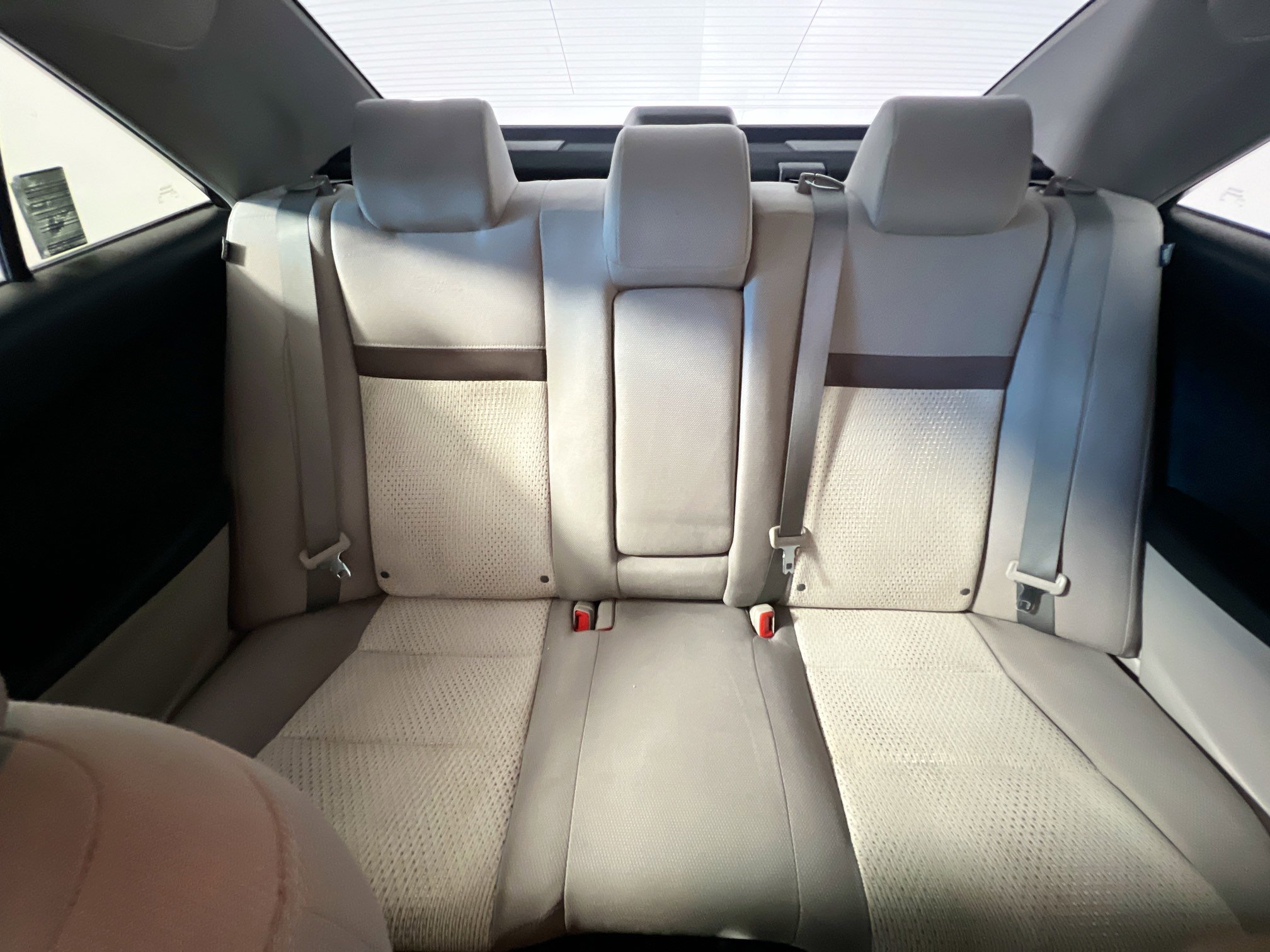 Used 2012 Toyota Camry LE image 32