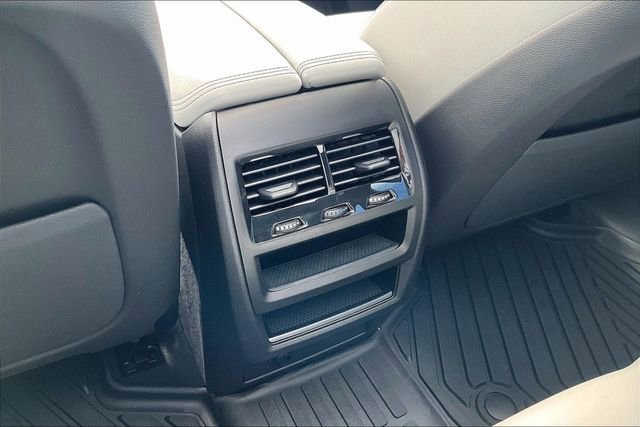 Used 2025 BMW X5 xDrive40i w/ Parking Assistance Package image 25