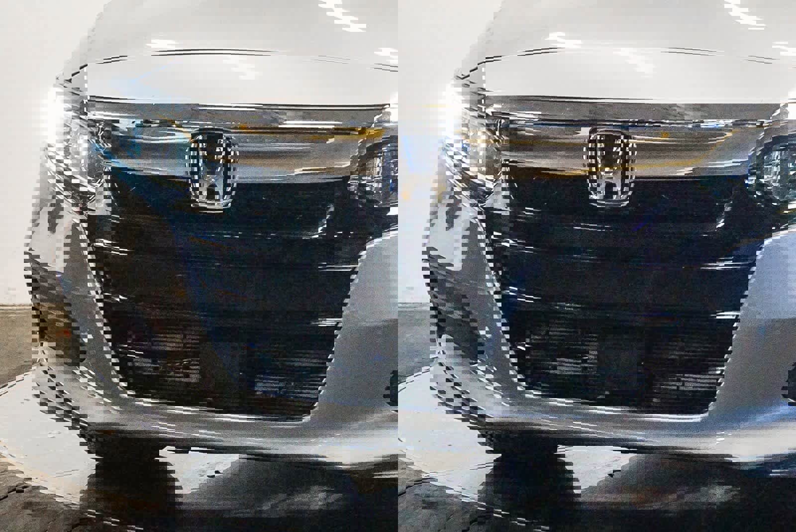 Used 2018 Honda Accord LX image 8