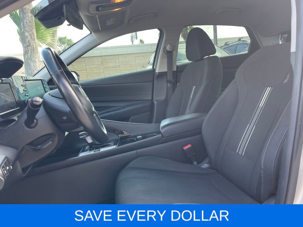 Used 2021 Hyundai Elantra SEL w/ Convenience Package image 13