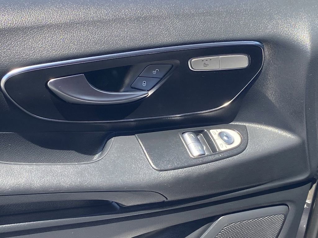 Used 2018 Mercedes-Benz Metris Passenger image 19
