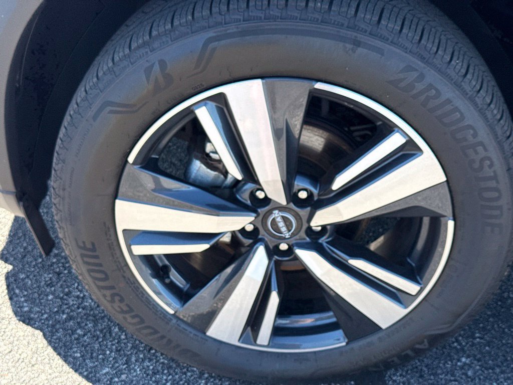 Certified 2026 Nissan Rogue SL AWD/4WD image 34
