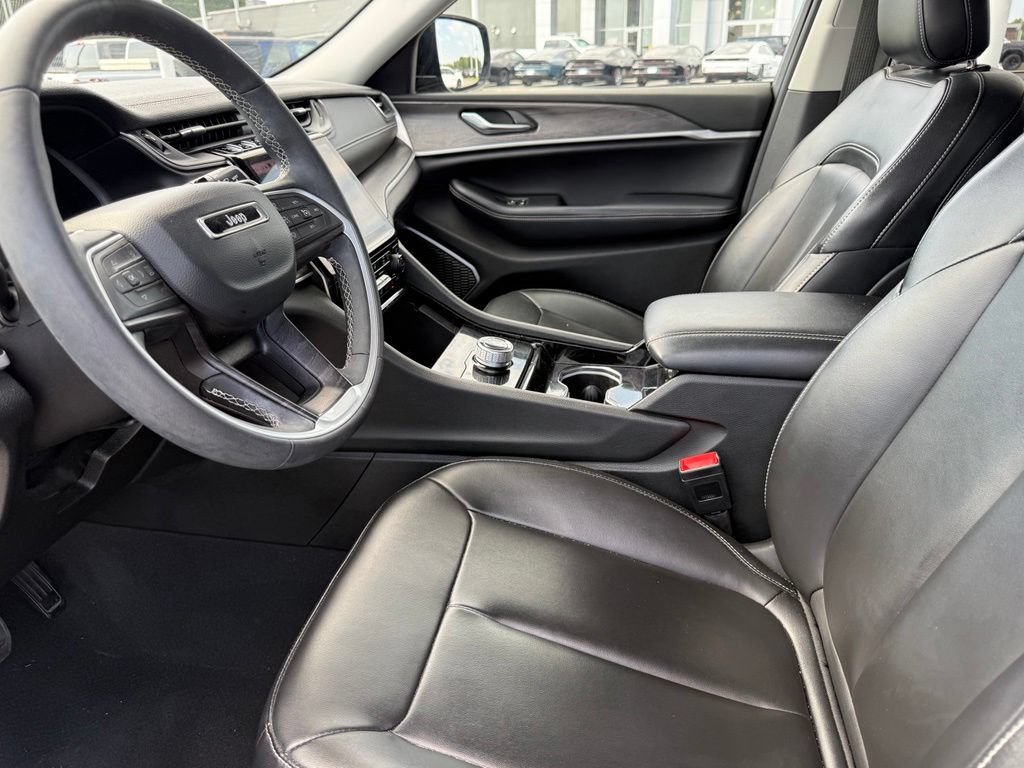 Used 2023 Jeep Grand Cherokee Limited RWD image 20