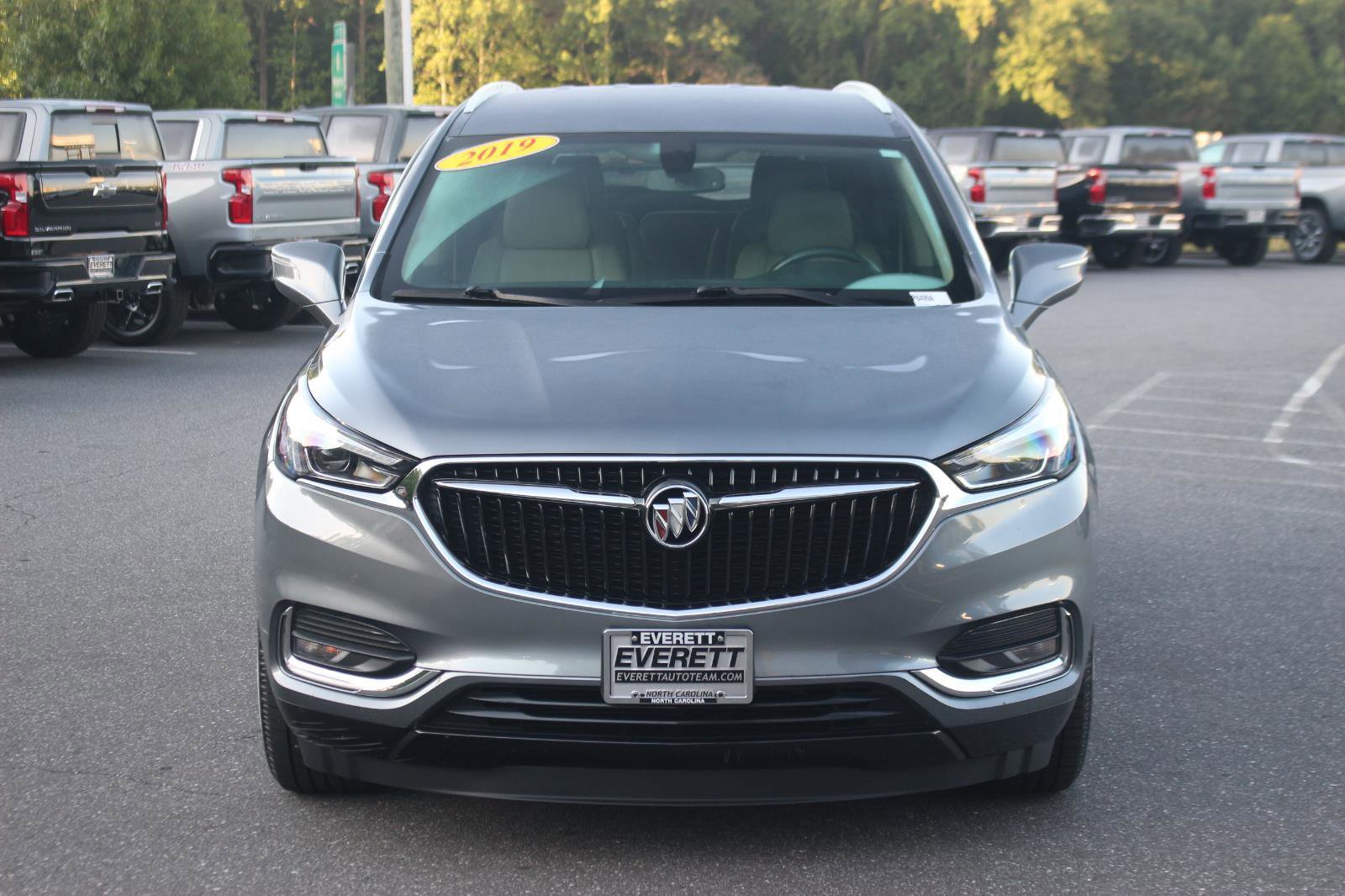 Used 2019 Buick Enclave Essence AWD/4WD image 2