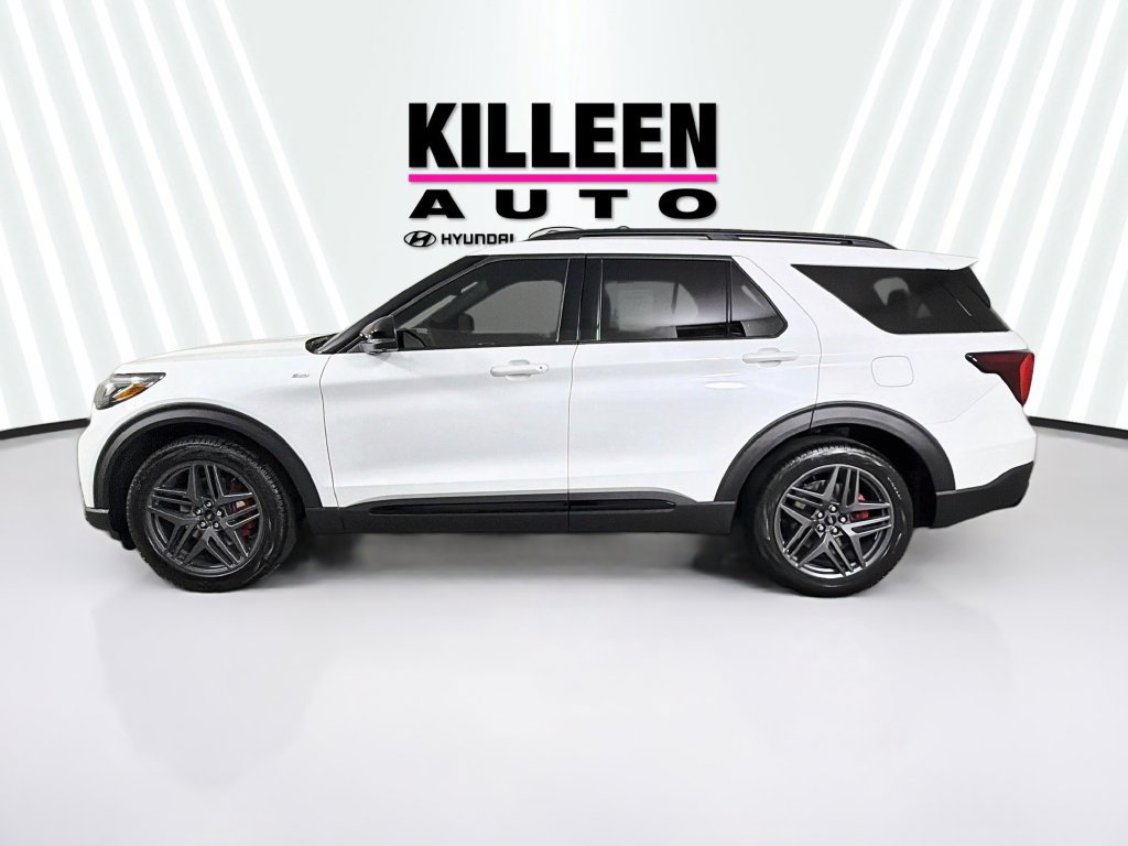 New 2026 Ford Explorer ST-Line w/ ST-Line Street Pack RWD image 4