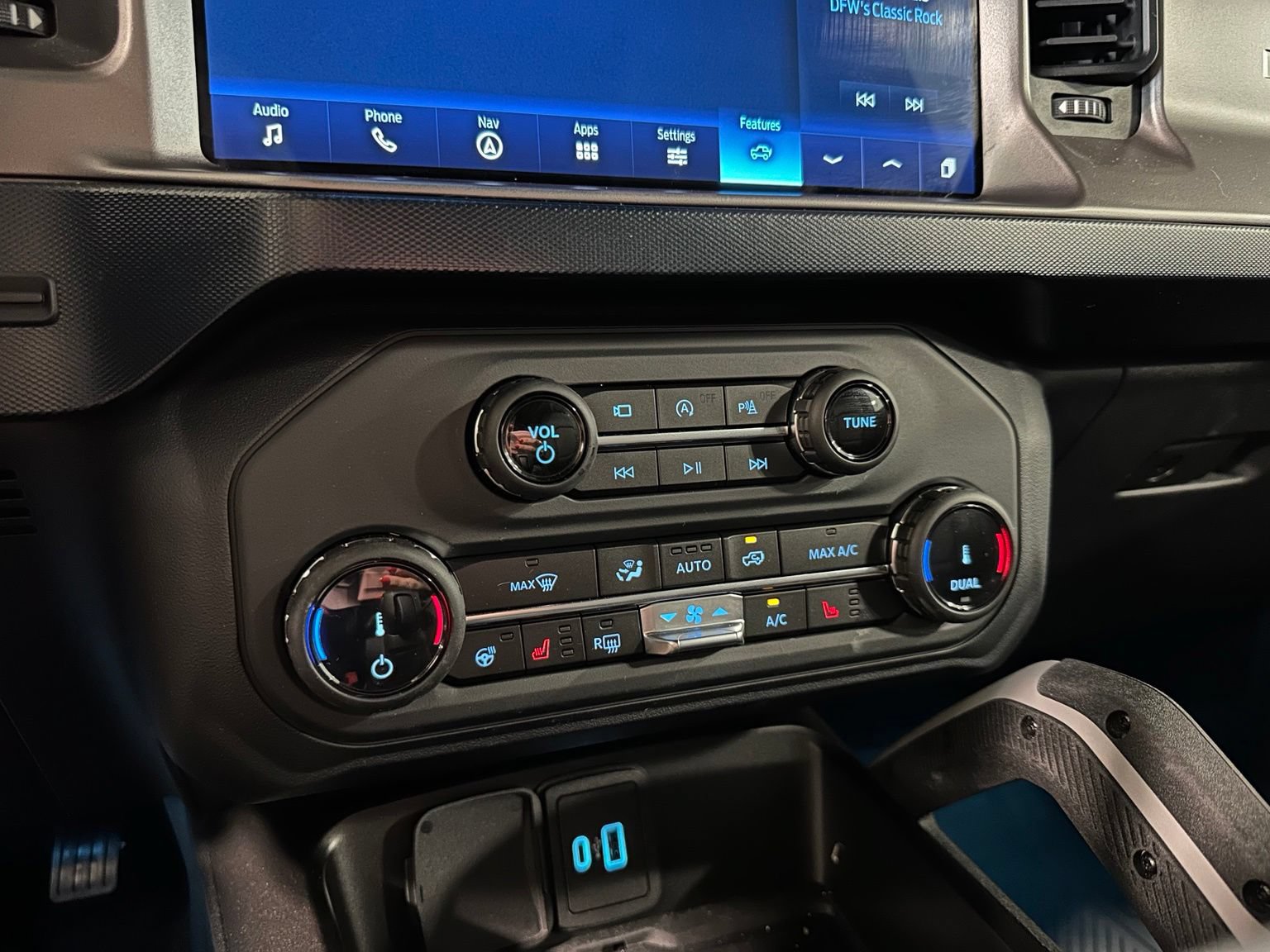 Used 2022 Ford Bronco Outer Banks w/ Sasquatch Package AWD/4WD image 28