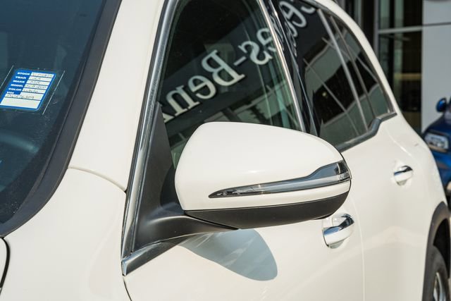 Used 2023 Mercedes-Benz GLB 250 4MATIC w/ Premium Package image 15