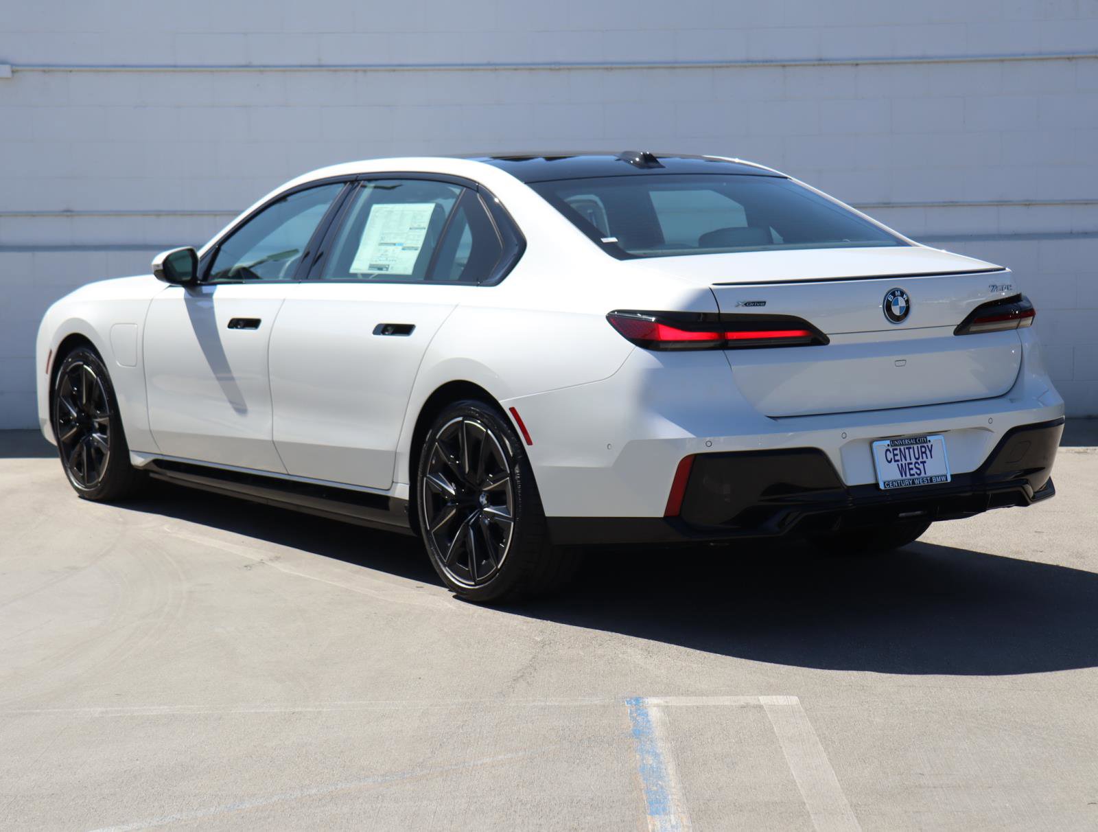 New 2026 BMW 750e xDrive w/ Executive Package image 7