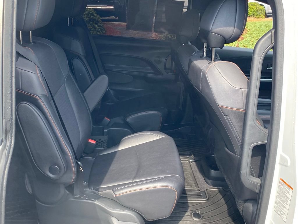 Used 2023 Toyota Sienna XSE FWD image 18