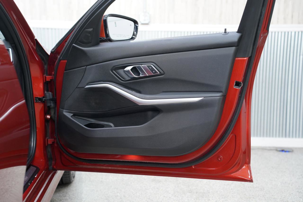 Used 2020 BMW 330i xDrive 330i xDrive Sedan North Americ w/ Convenience Package image 32